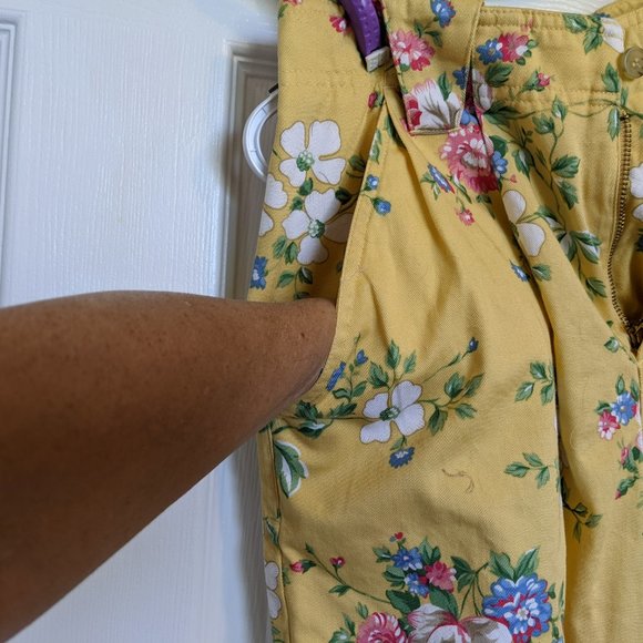 NWT Vintage Yellow FLORAL Shorts!  HIGH QUALITY CONSTRUCTION!  | 6 | Lizsport - Picture 4 of 11